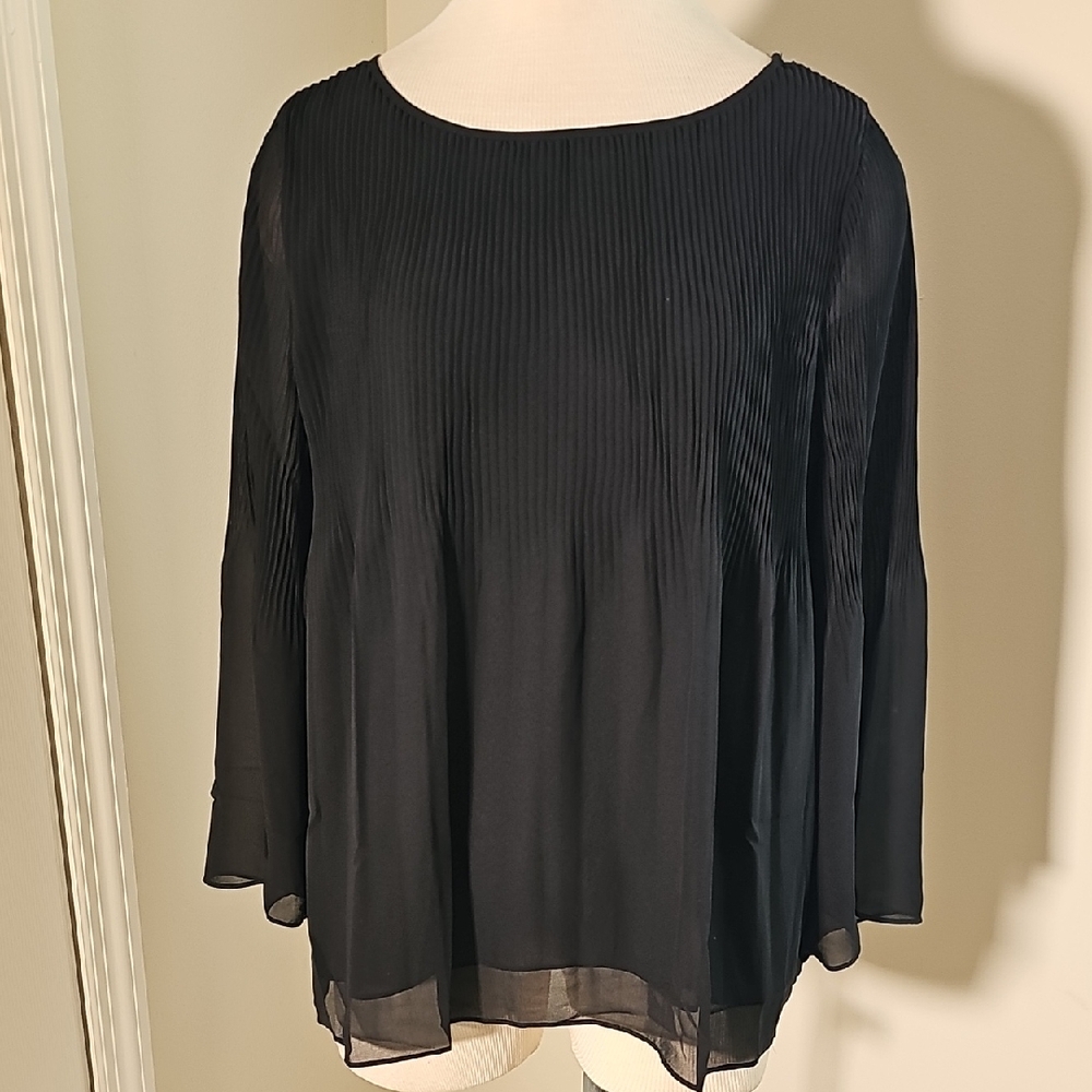 Max Studio Black Pleated Blouse. Shear Overlay. Size Large. NWT.
